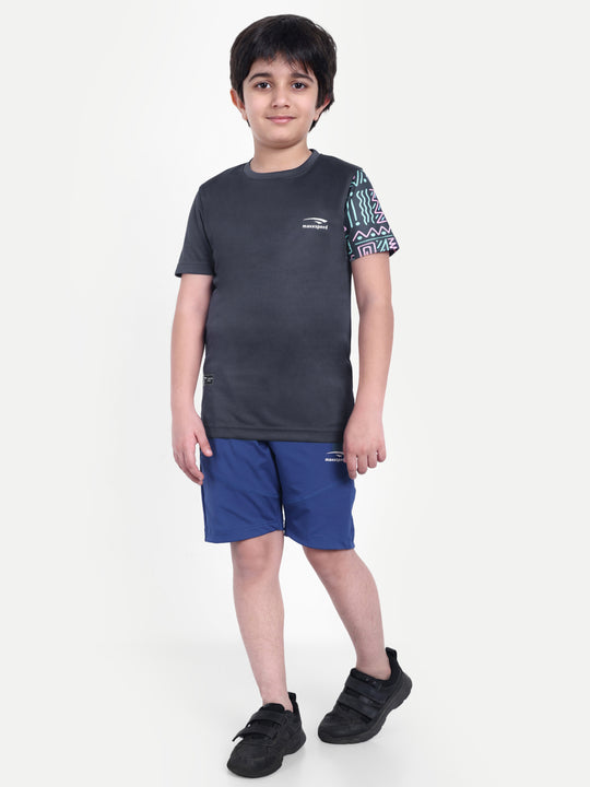 DARK GREY SOLID TEE WITH SLEEVE PRINT - KIDS