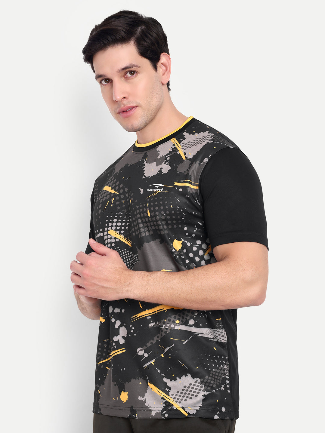 BLACK TEE WITH YELLOW TIPPING NECK